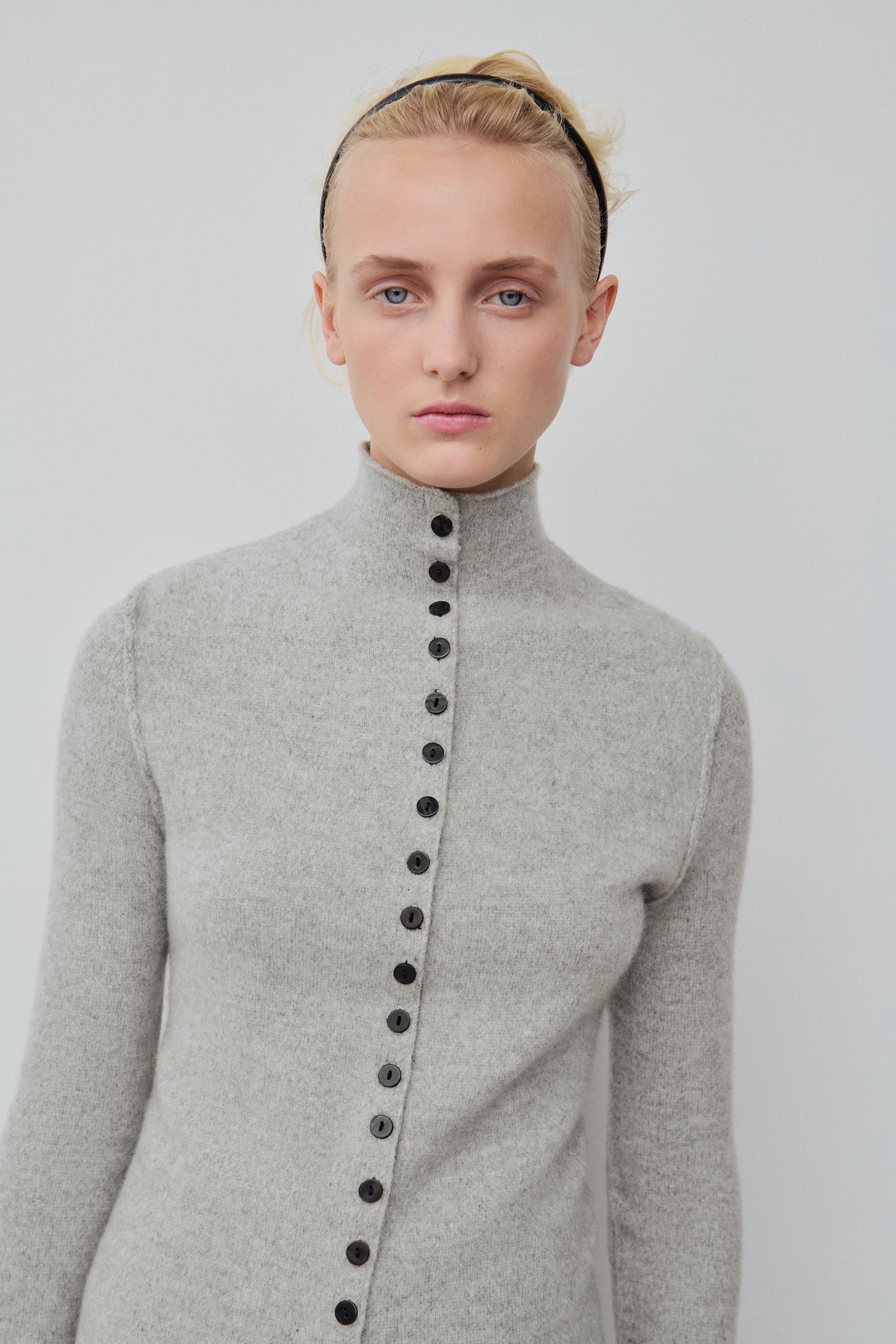 VESTE 100 % LAINE À COL MONTANT